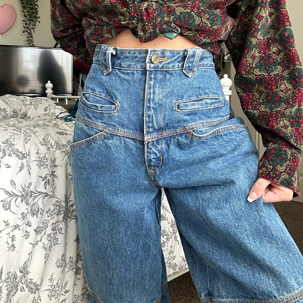 VINTAGE 1990’s HIGH WAISTED JEANS